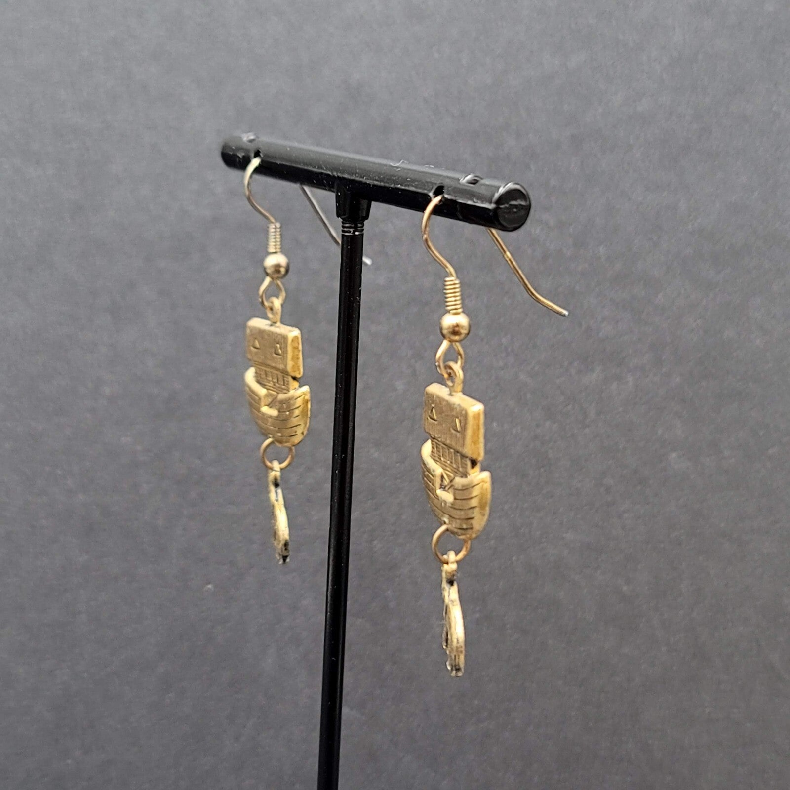 Vintage Noahs Ark Pierced Earrings Gold tone Elephant Dangle 1.25"