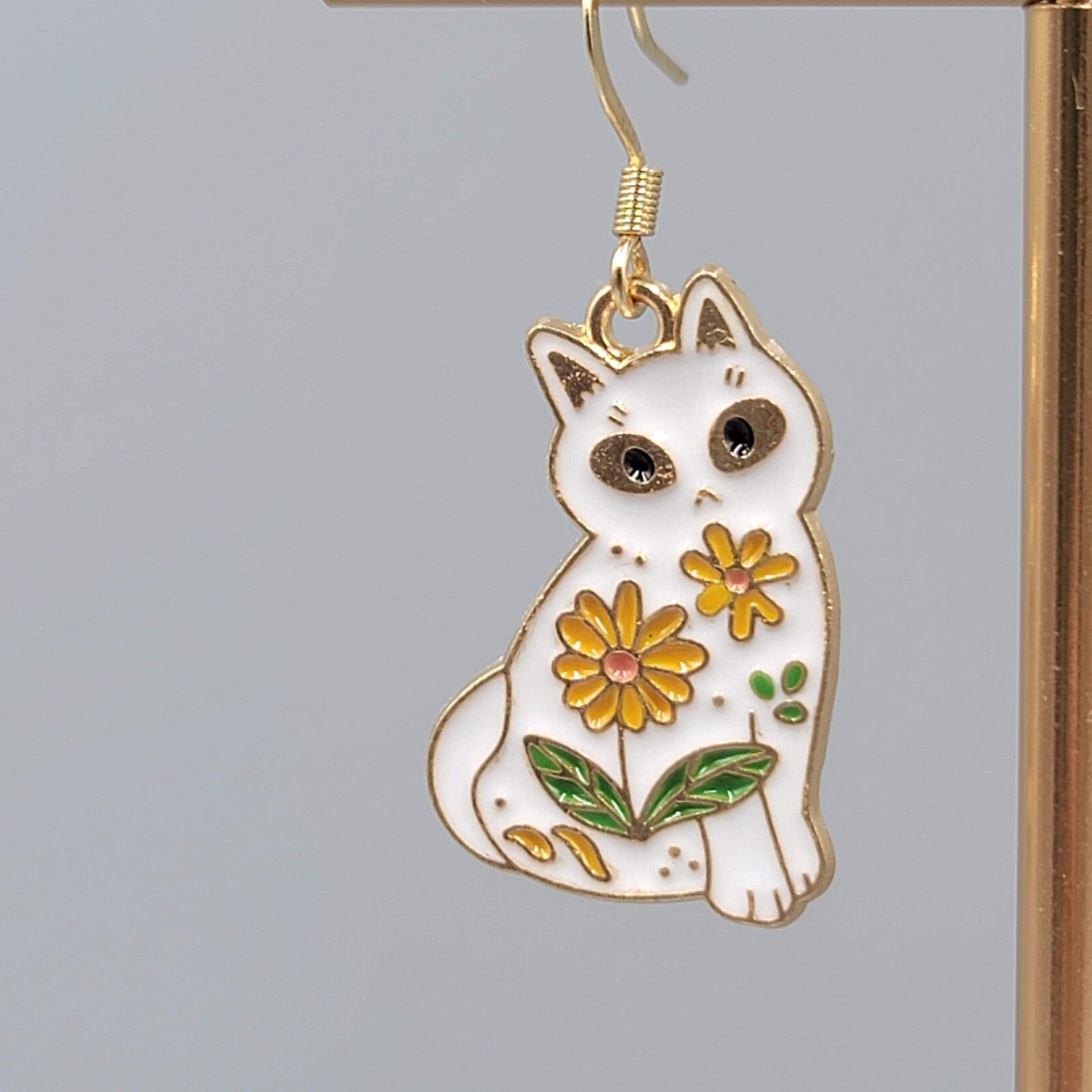 White Kitty Cat Yellow Flowers Pierced Earrings Enamel Gold tone Dangle 1"
