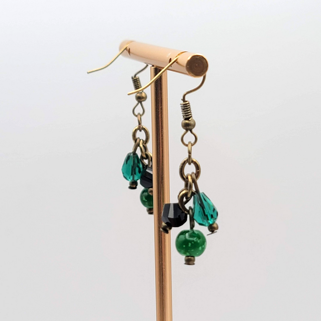 Green Black Glass Bead Pierced Earrings Bronze tone Dangle 1 in