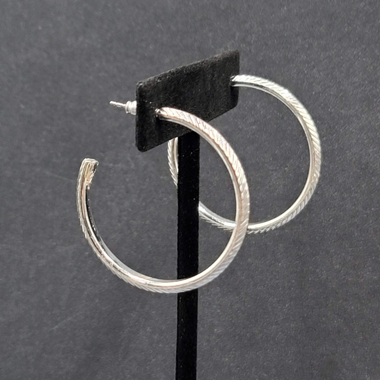 Pierced Earrings Silver tone Textured Hoops 1.5"