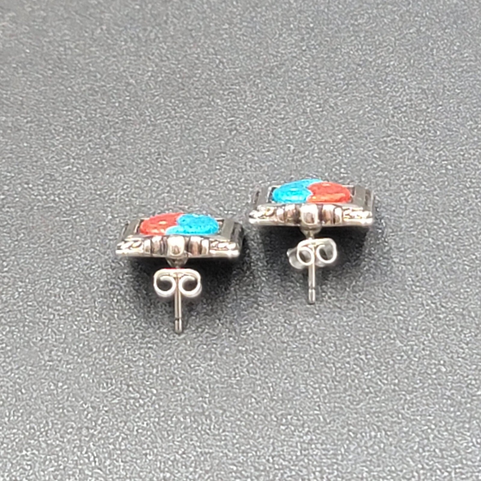 Vintage Pierced Earrings Silver tone Red Blue Acrylic Ying Yang Studs NOS 5/8"