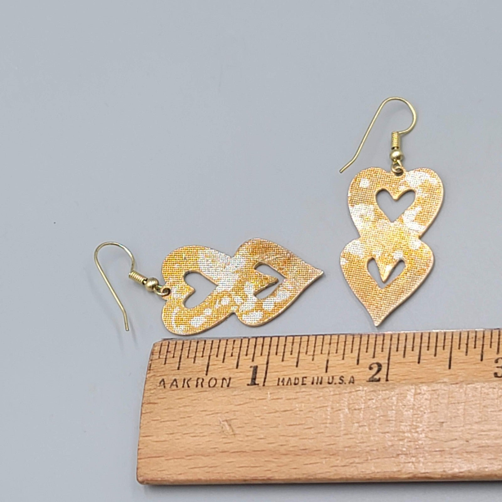 Vintage Heart Cloisonne Flowers Pierced Earrings Gold tone Dangle 1 3/8 in