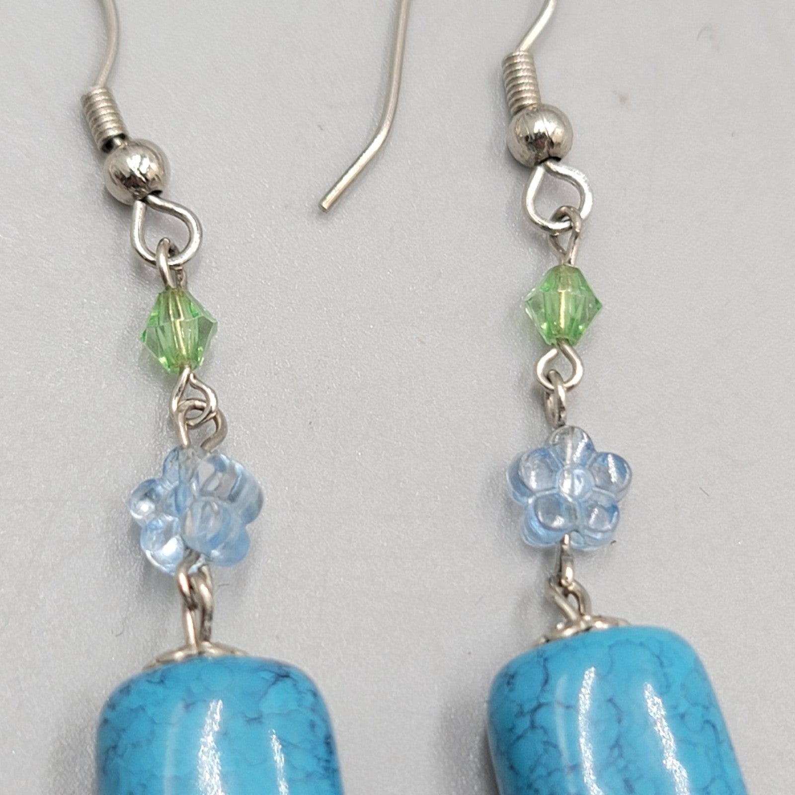Blue & Green Bead Pierced Earrings Silver tone Dangle  1.5 in