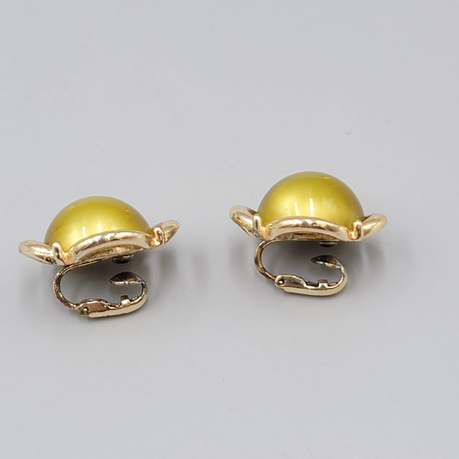 Vintage Olive Green Moon Glow Clip on Earrings Lucite Dome Gold tone 1 in
