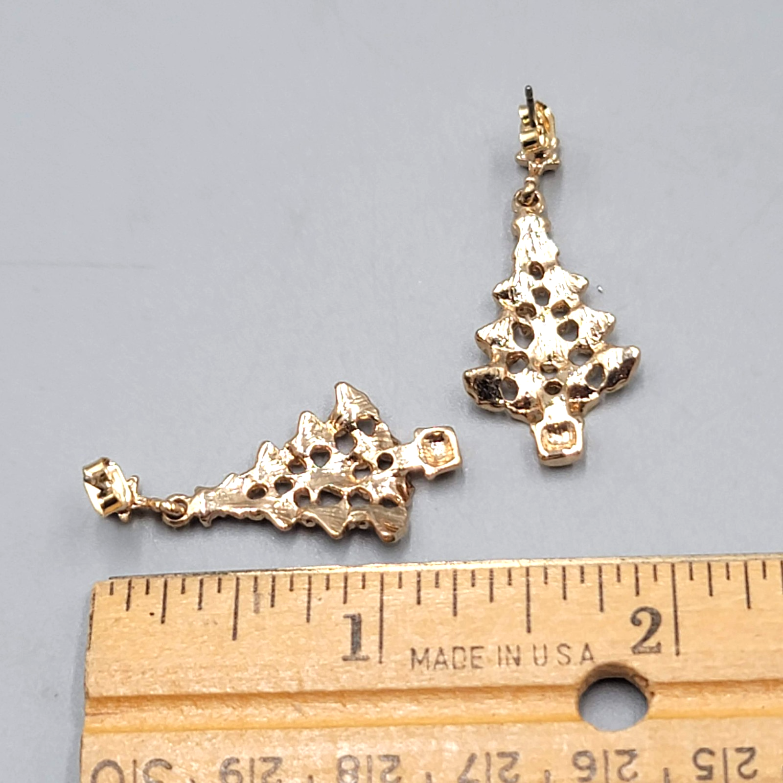 Christmas Tree Pierced Earrings Gold tone Dangle 1.25 in