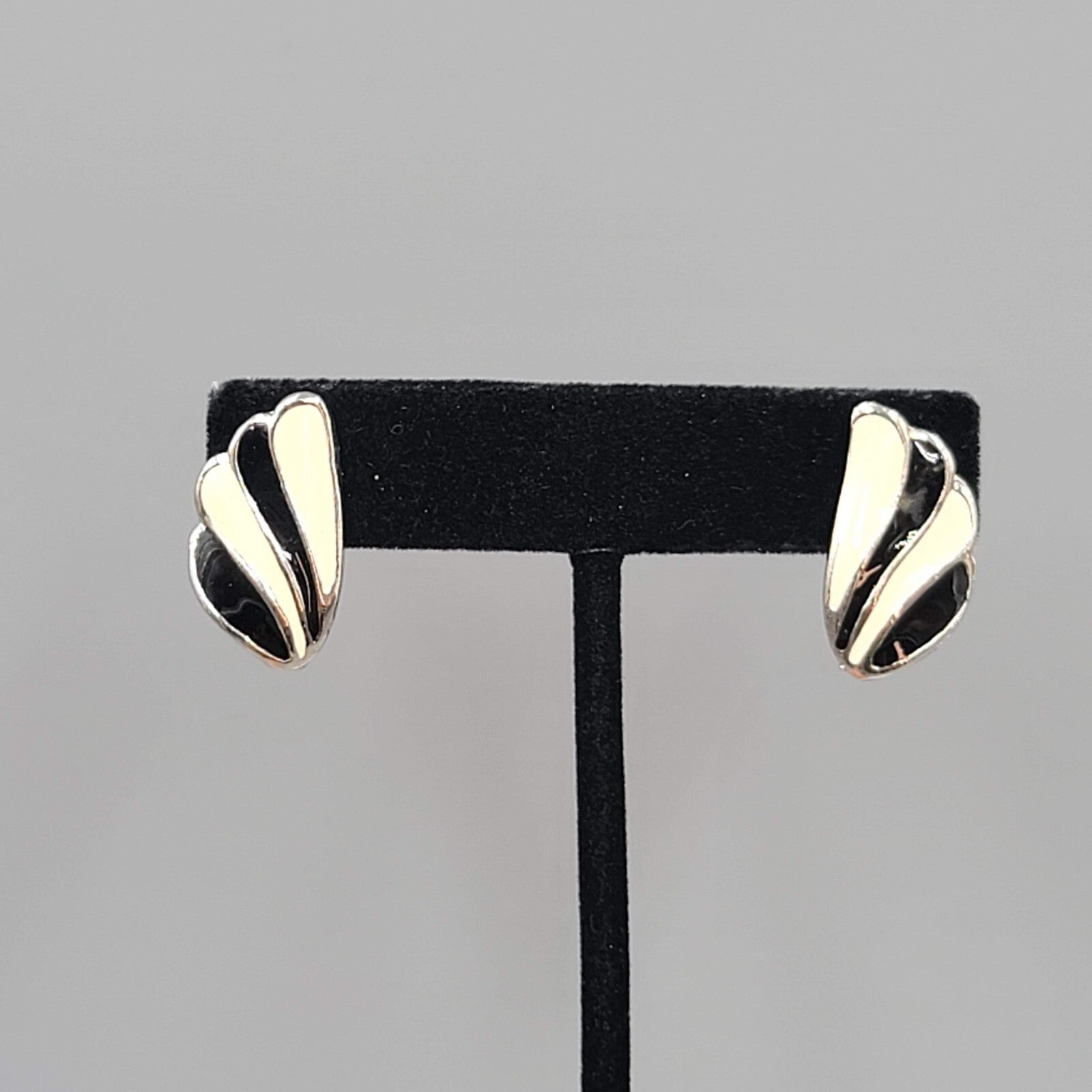 Vintage Climber Pierced Earrings Black Cream Enamel Silver tone 7/8"