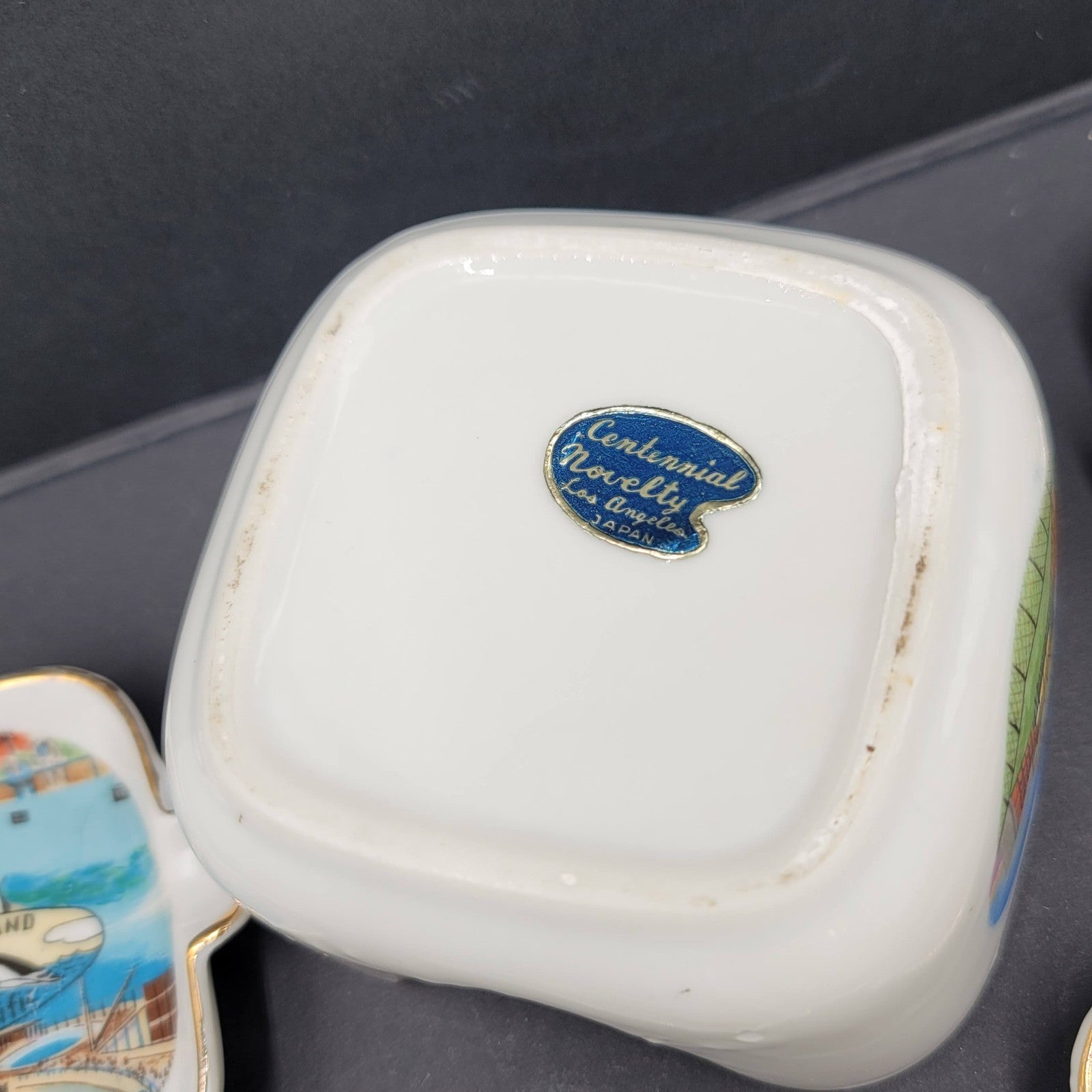 Vtg Marineland Ceramic Souvenir Ashtray Set w Holder
