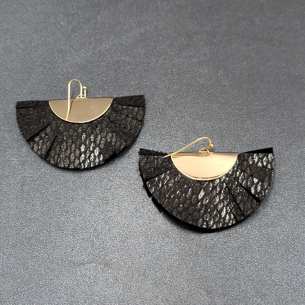 Pierced Earrings Black Snake Skin Print Tassel Fan Gold tone Dangle 1.5"
