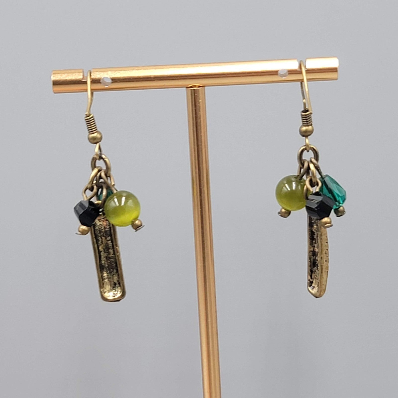 Green Black Glass Bead Pierced Earrings Bronze tone Dangle 1.25 in