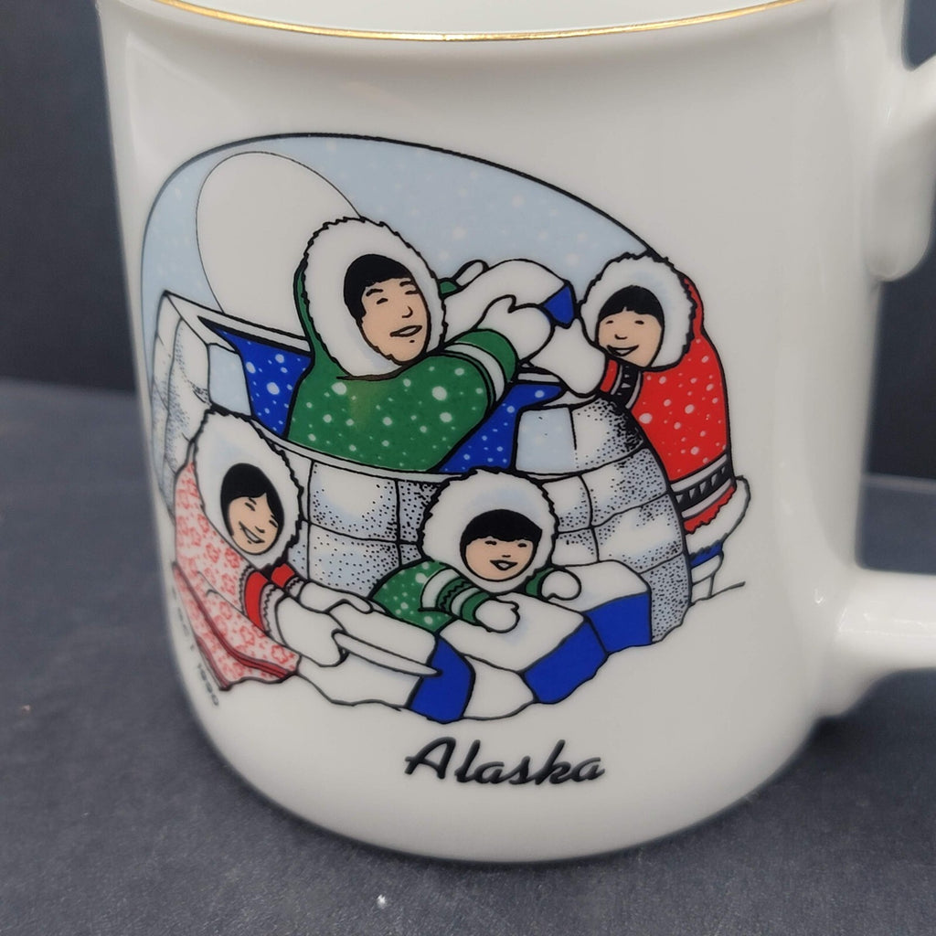 Vintage Coffee Mug Cup Alaska Souvenir Eskimos Igloo Graphic