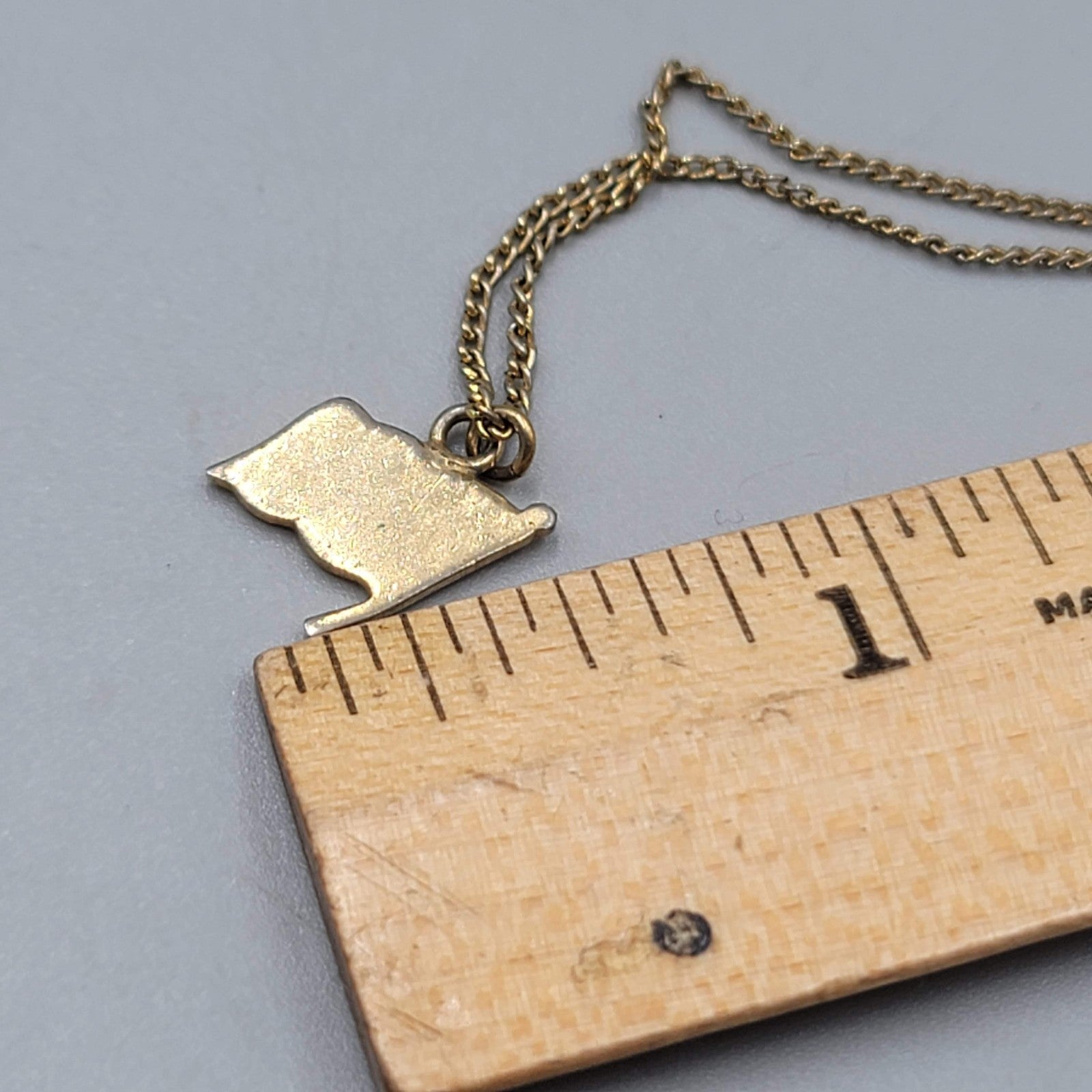 Vintage Enamel American Flag Necklace Gold tone Estate Costume Jewelry 18"