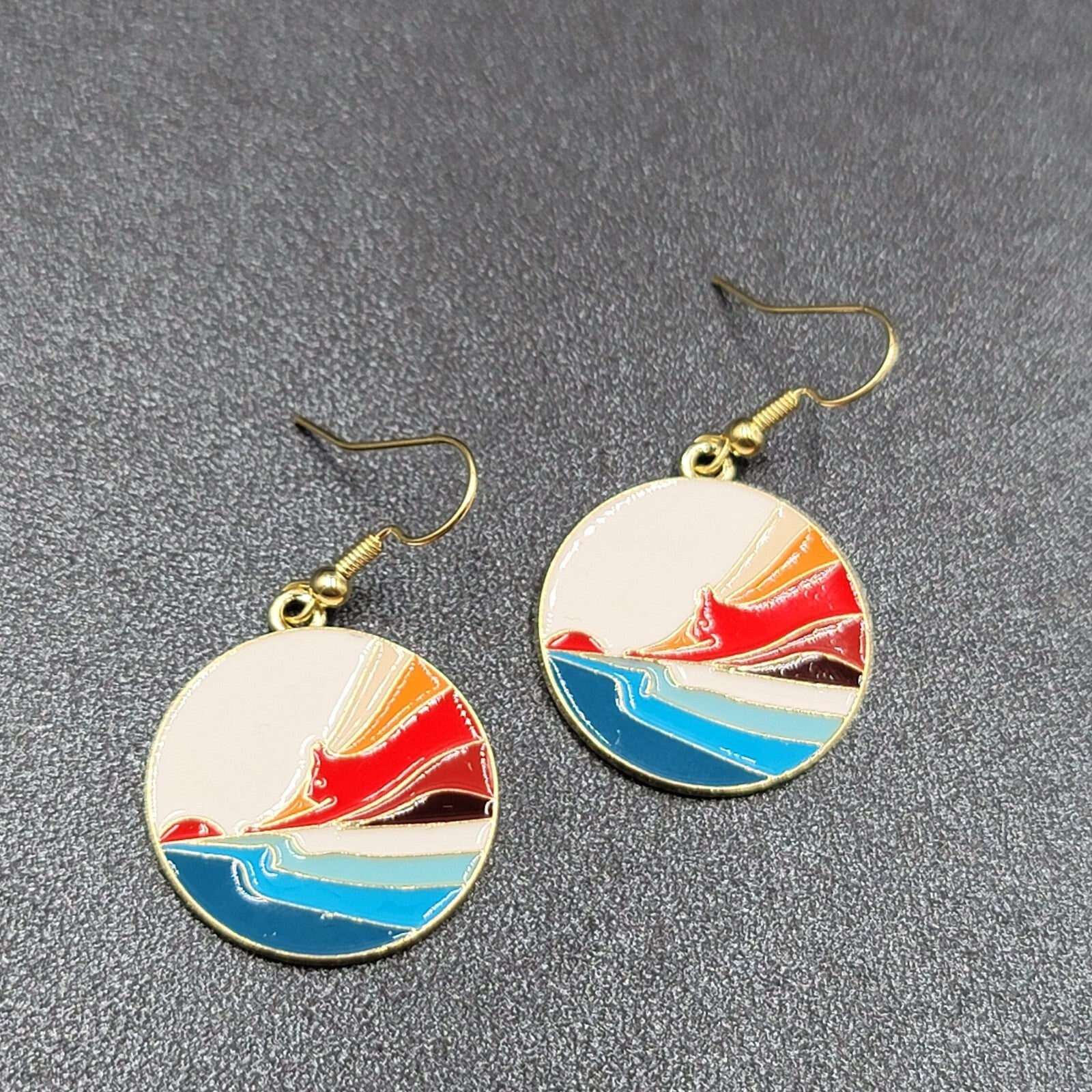 Kitty Cat Rising Sun Pierced Earrings Japanese Style Art Gold tone Dangle 1"