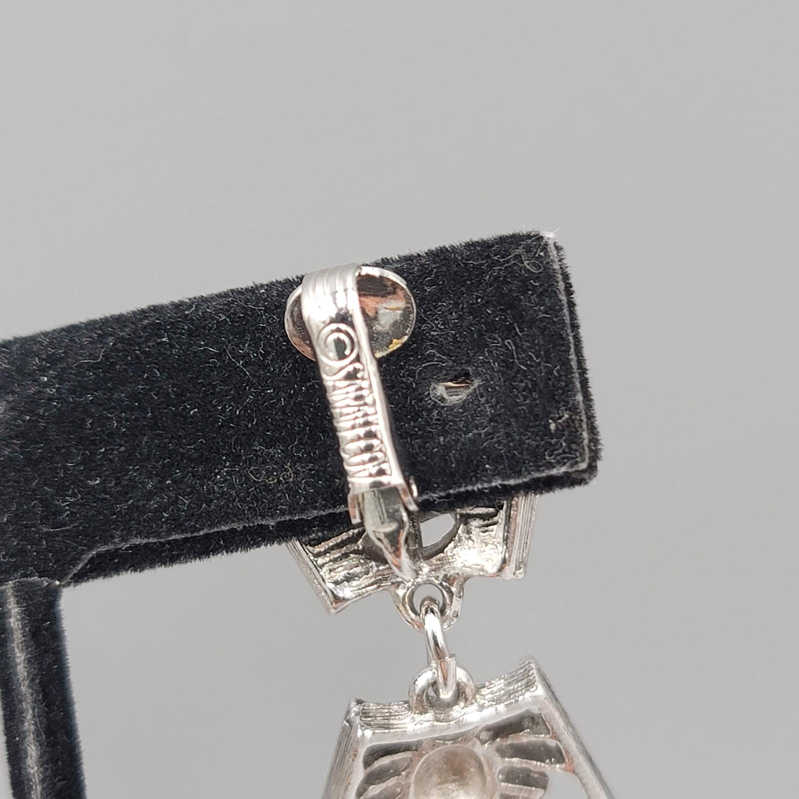 Vintage Sarah Cov Clip on Earrings Zodiac Cancer Silver toen Dangle 1.5"