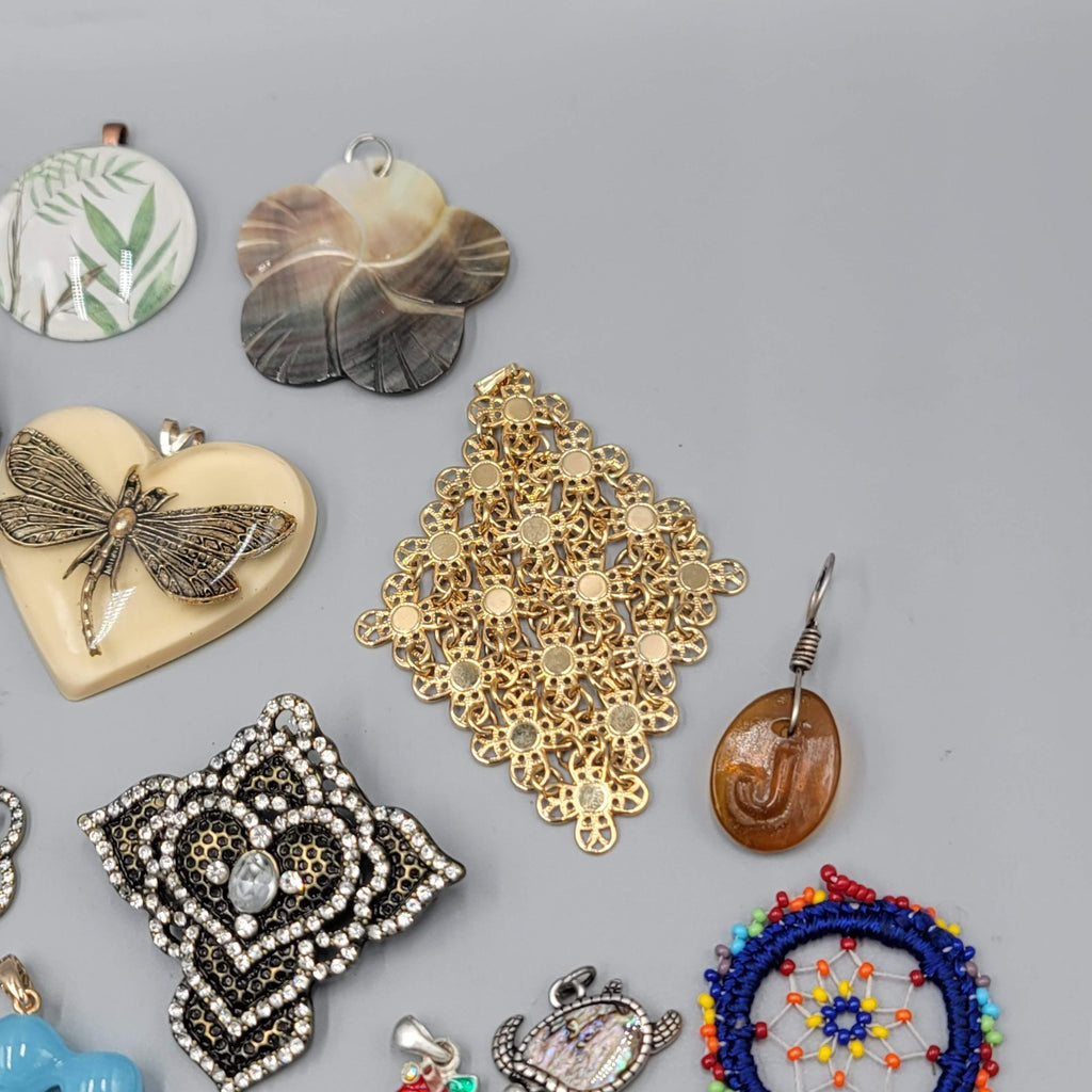 All FUN Modern Pendant Lot of 40 Animals Art Funky Statement Various Styles