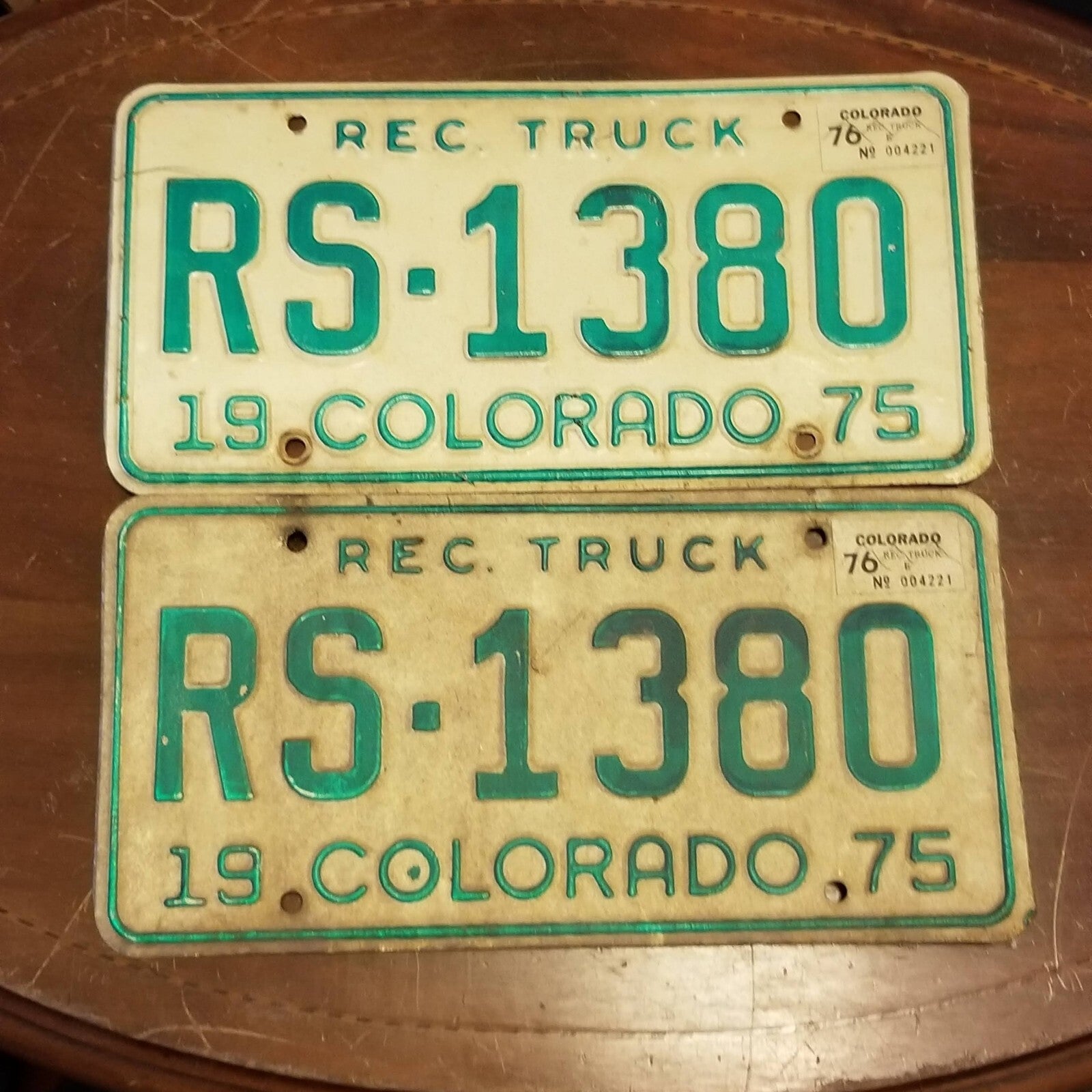 License Plate PAIR Vintage Rec. Truck 1975 COLORADO RS-1380 12" x 6" Green White