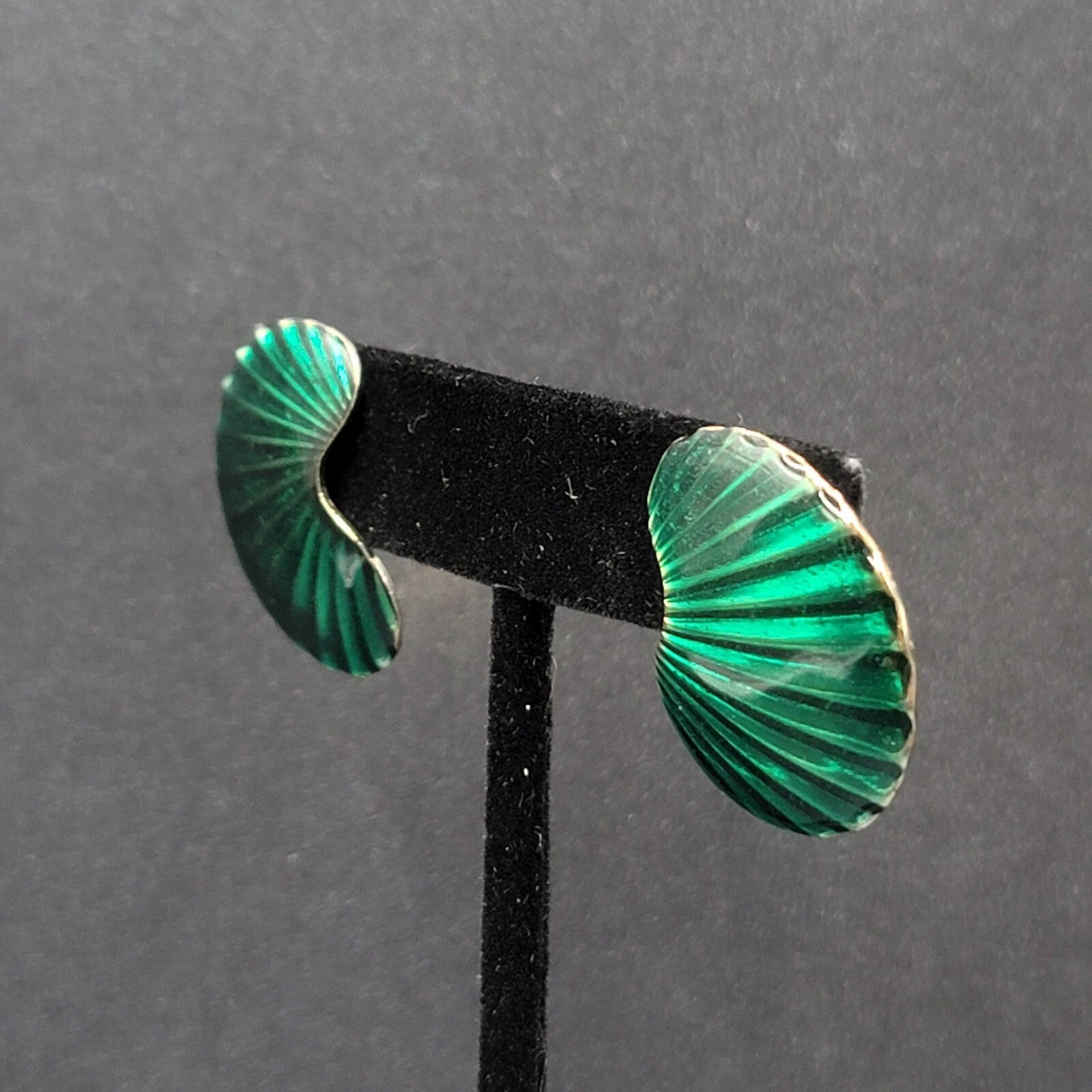 Vintage Pierced Earrings Gold tone Green Enamel Shell Design Drop 1"