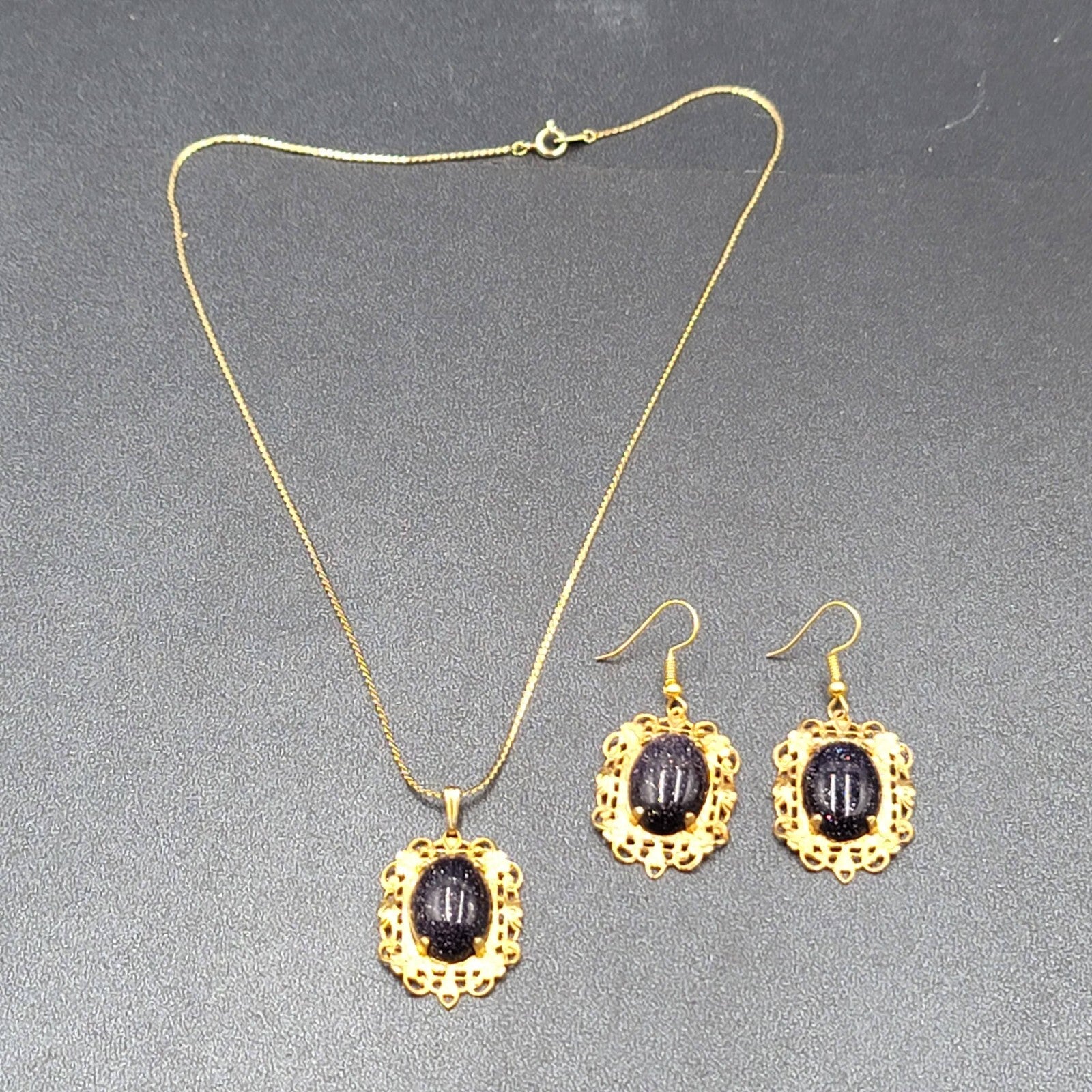 Necklace Earrings Set Gold tone Purple Sandstone Oval 16.5" Chain Earrings 1.25"