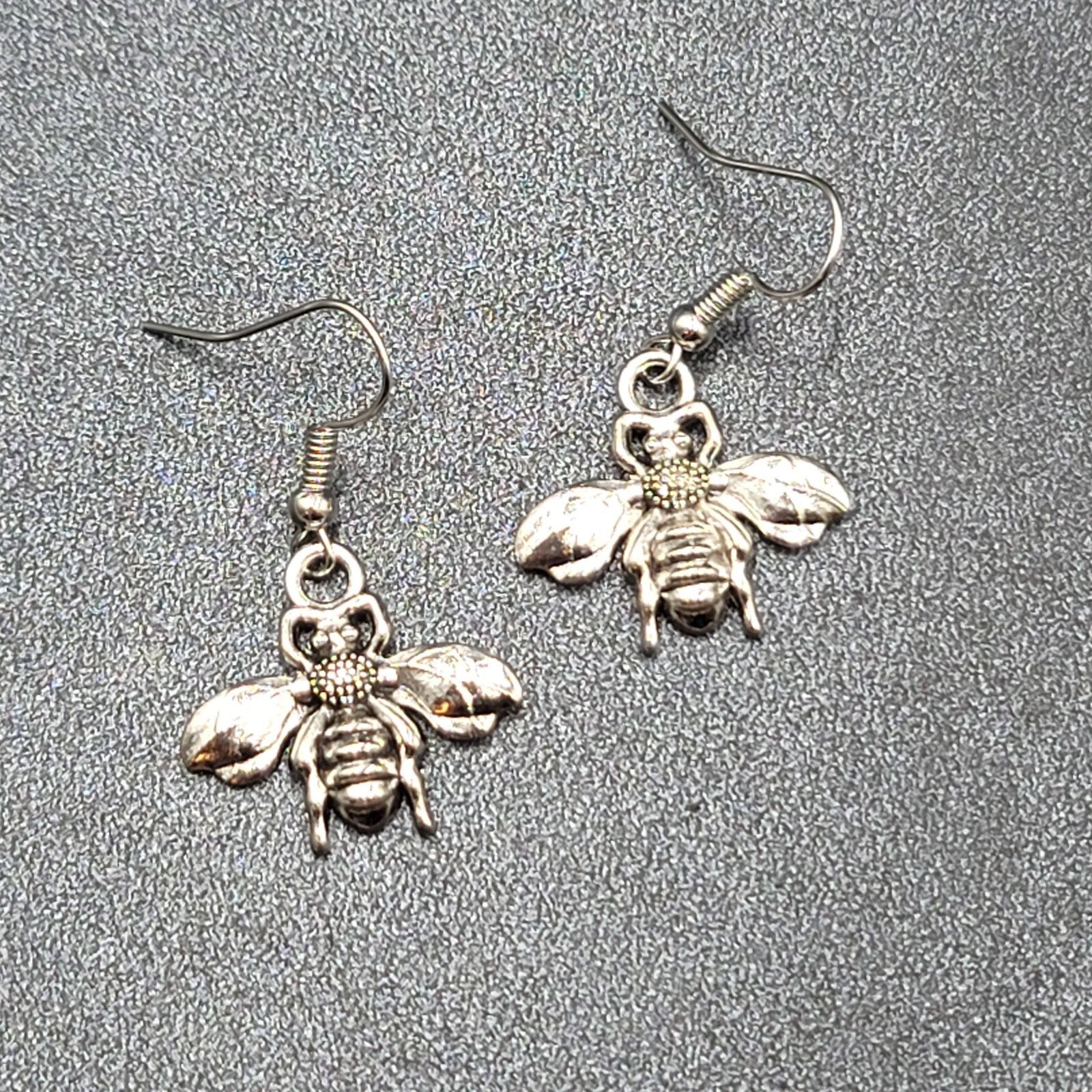 Flying Bee Pierced Earrings Silver tone Dangle 3/4"