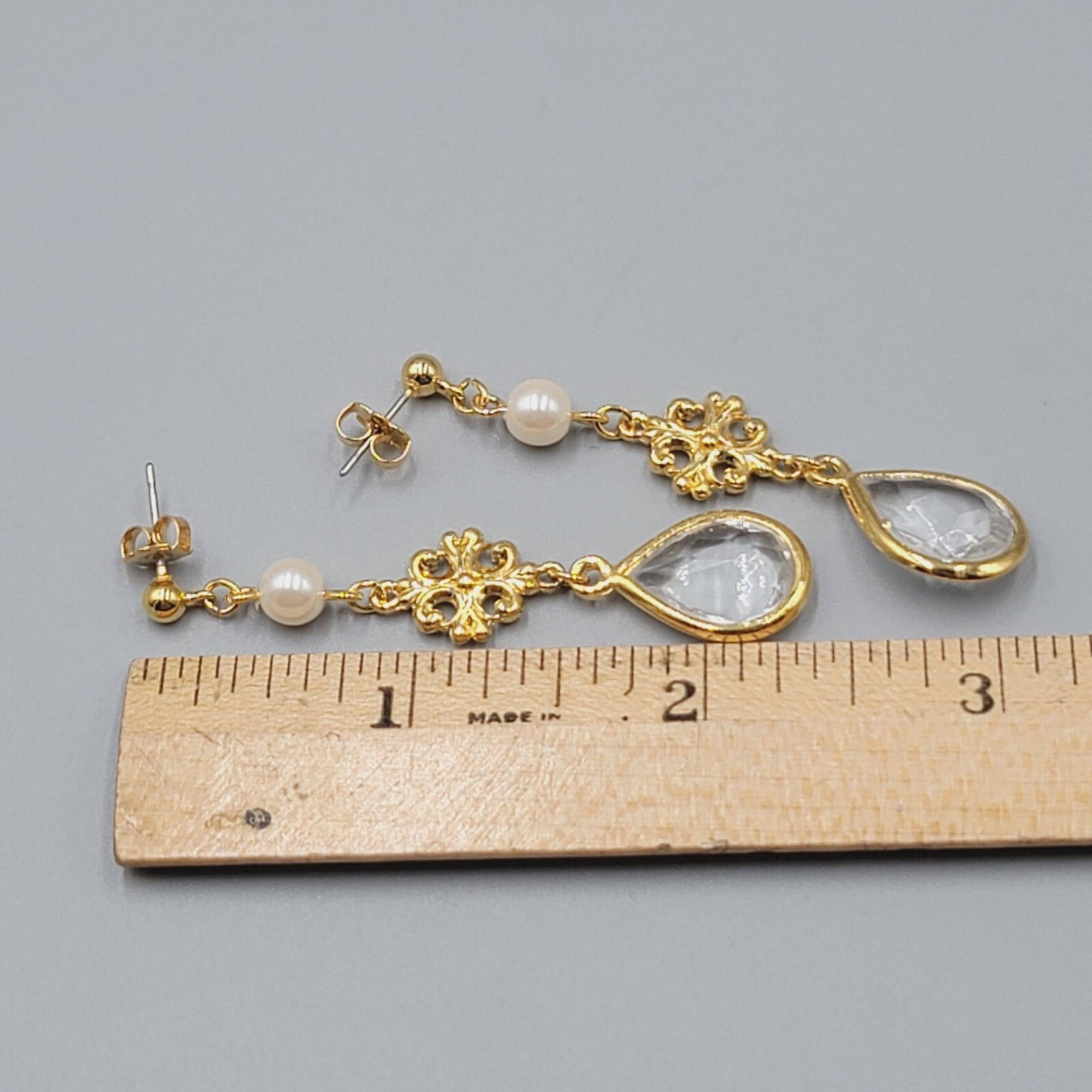 Pierced Earrings Gold tone Dangle Clear Glass Teardrop Fax Pearl Bead 2.25"