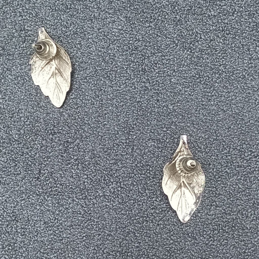 Pierced Earrings Silver tone Leaf Studs 3/4"
