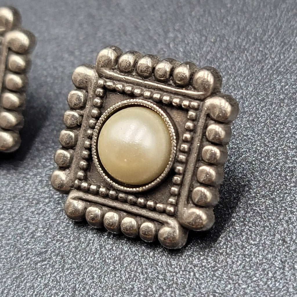 Pierced Earrings Embossed Square White Center 3/4"