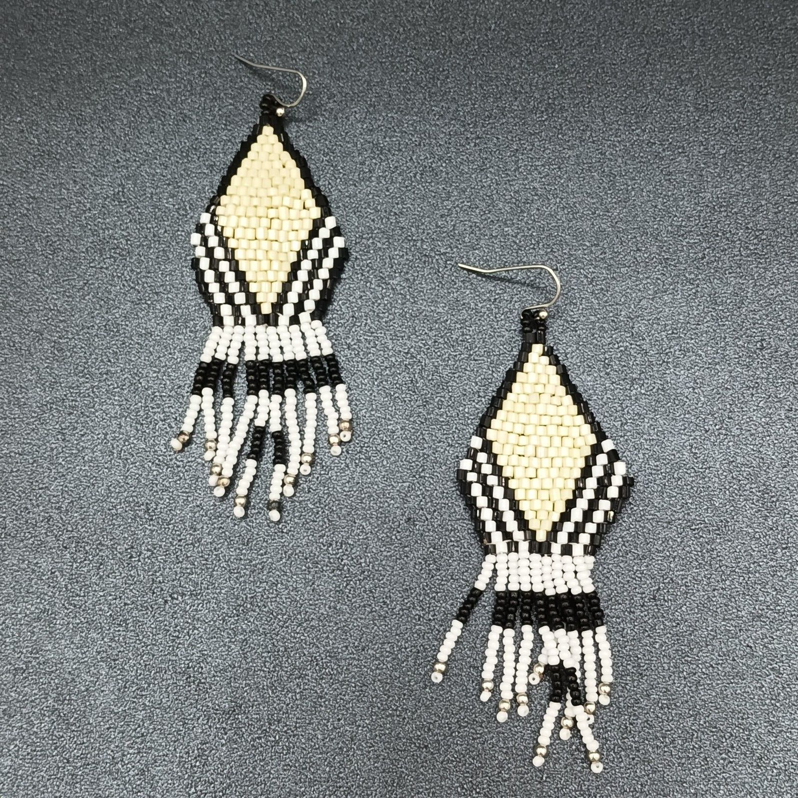 Pierced Earrings Black White Weaved Beads Silver tone Dangle 3.25"