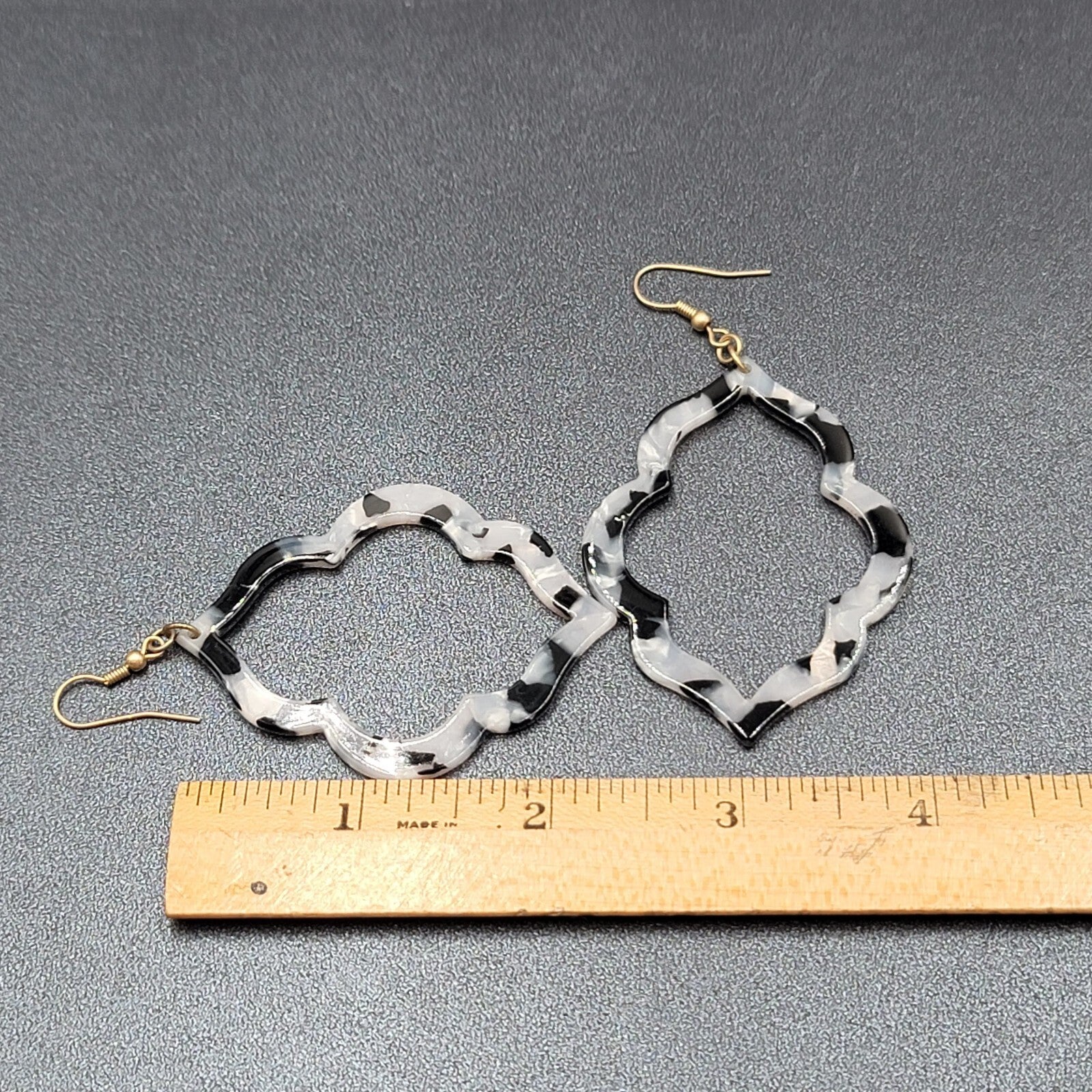 Pierced Earrings Black Gray Acrylic Open Statement Dangle 2.5"