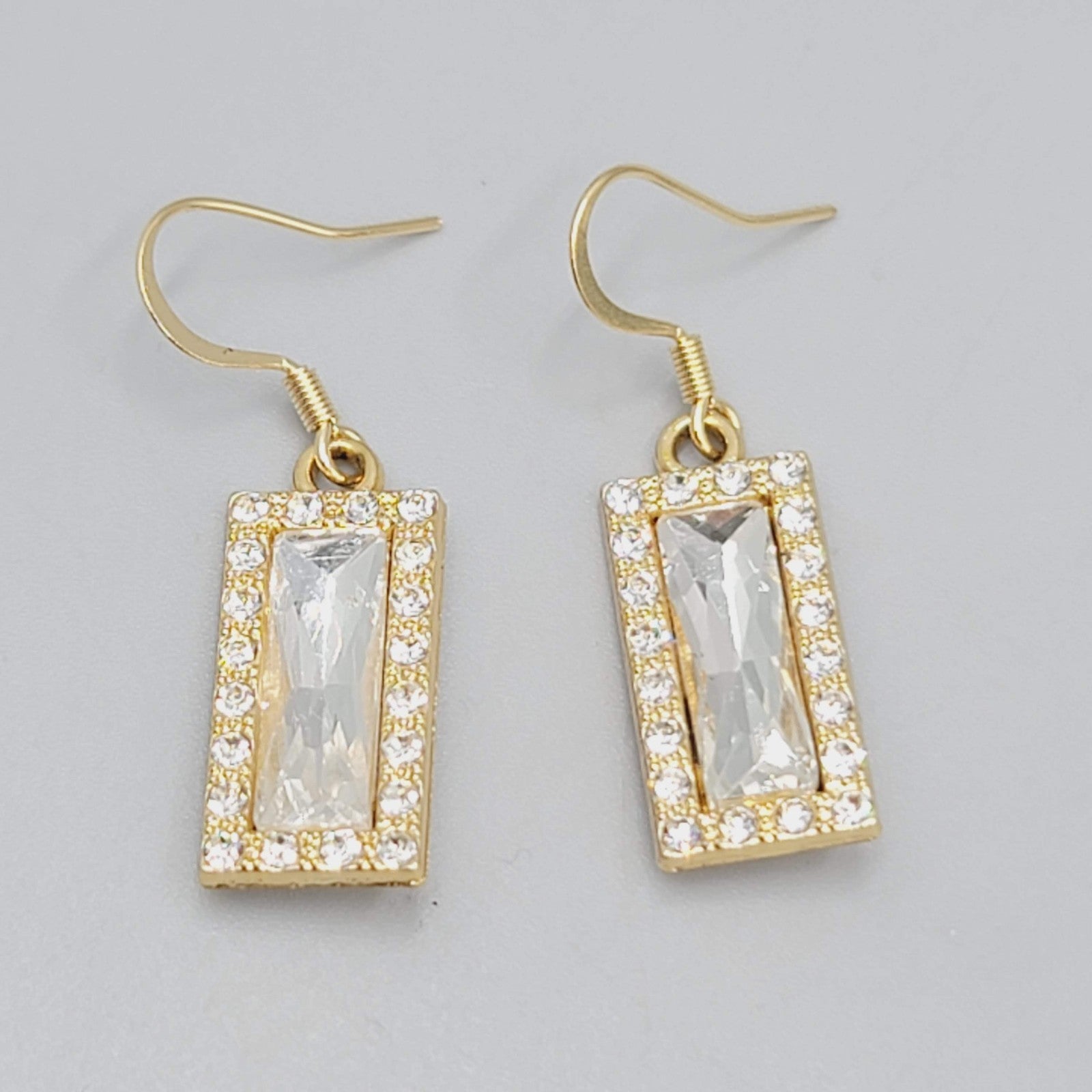 Clear Rhinestone Rectangle Pierced Earrings Gold tone Dangle 7/8"