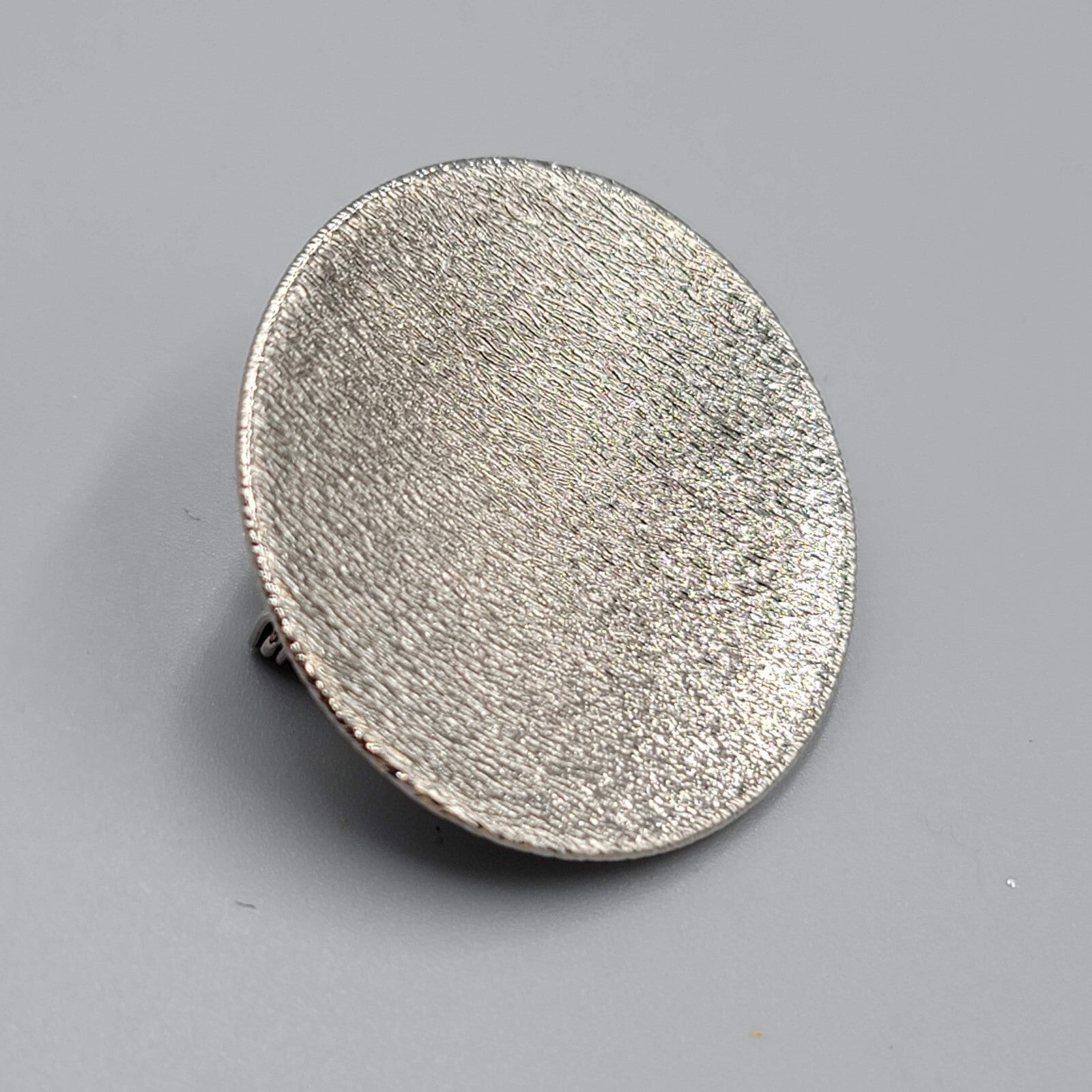 Vintage Scarf Clip Silver tone Round Concave Disc Textured Brooch 1.5"