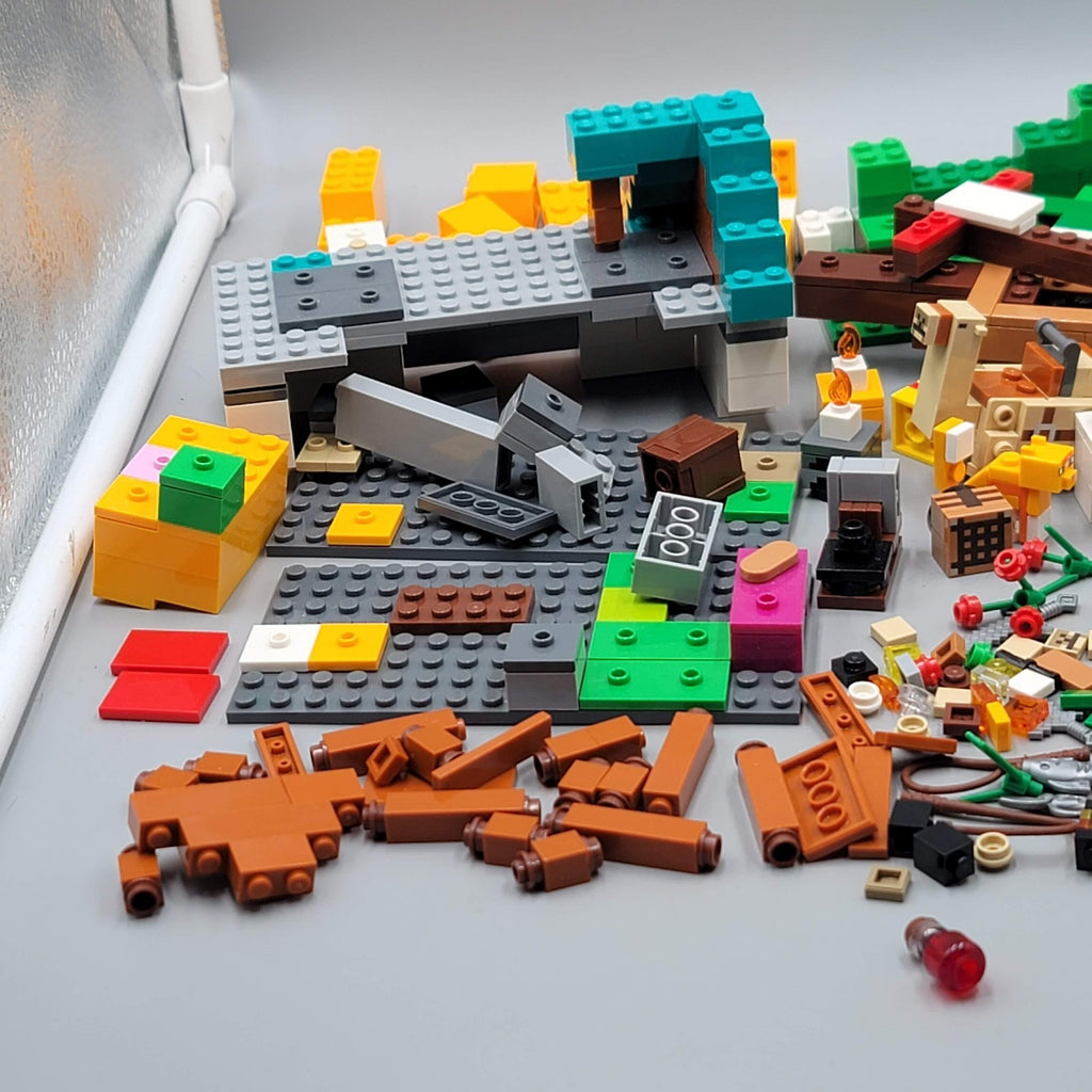 LEGO Loose Brick Lot Over 2.5 Pounds Mostly Minecraft