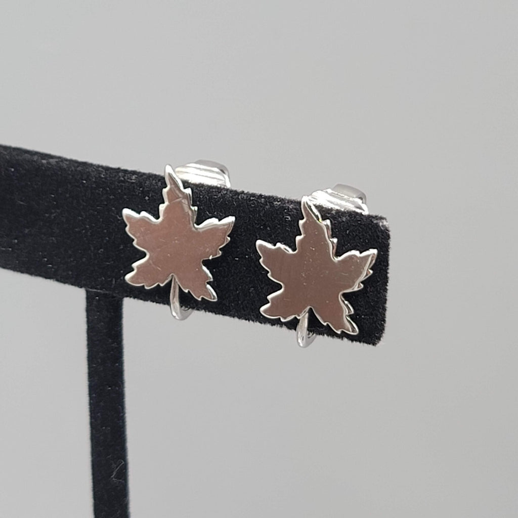 VintageMaple Clip on Earrings Silver tone Studs 1/2"