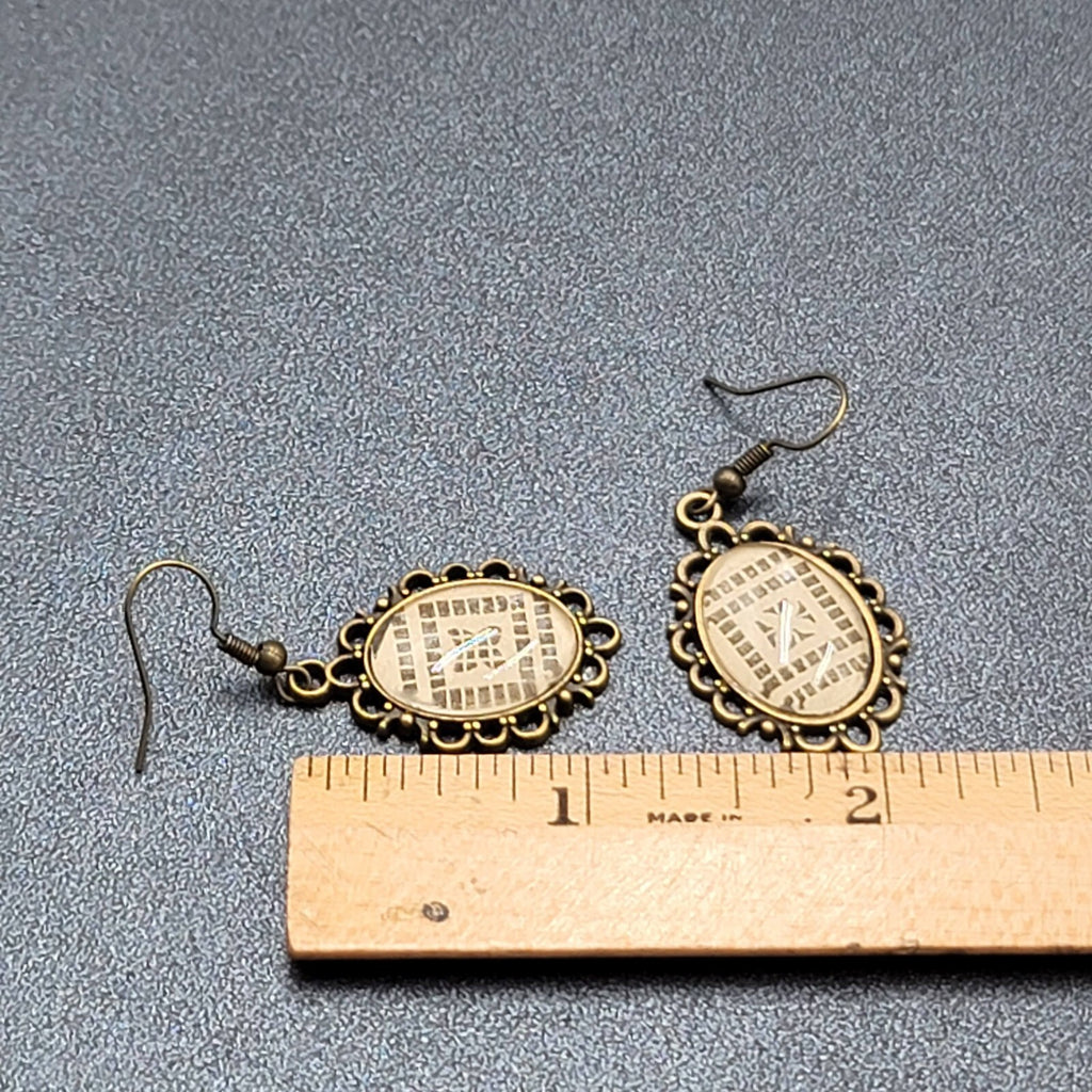 Pierced Earrings Bronze tone Glass Cabochon Vintage Quilt Patterns 1.25"