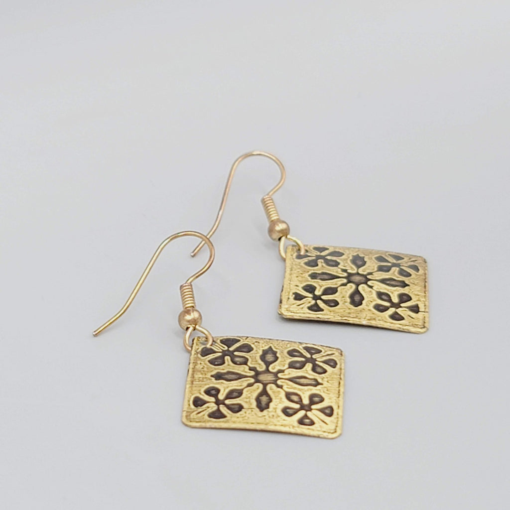 Pierced Earrings Gold tone Black Flower Motif Square Dangle 1"