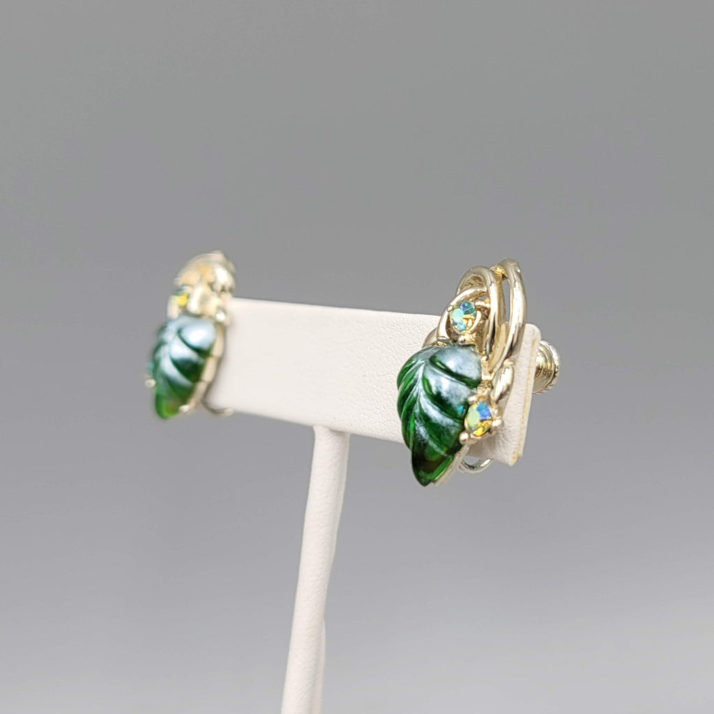 Vintage Molded Green Glass Rhinestone Clip on Earrings Gold tone Screw Back 7/8"