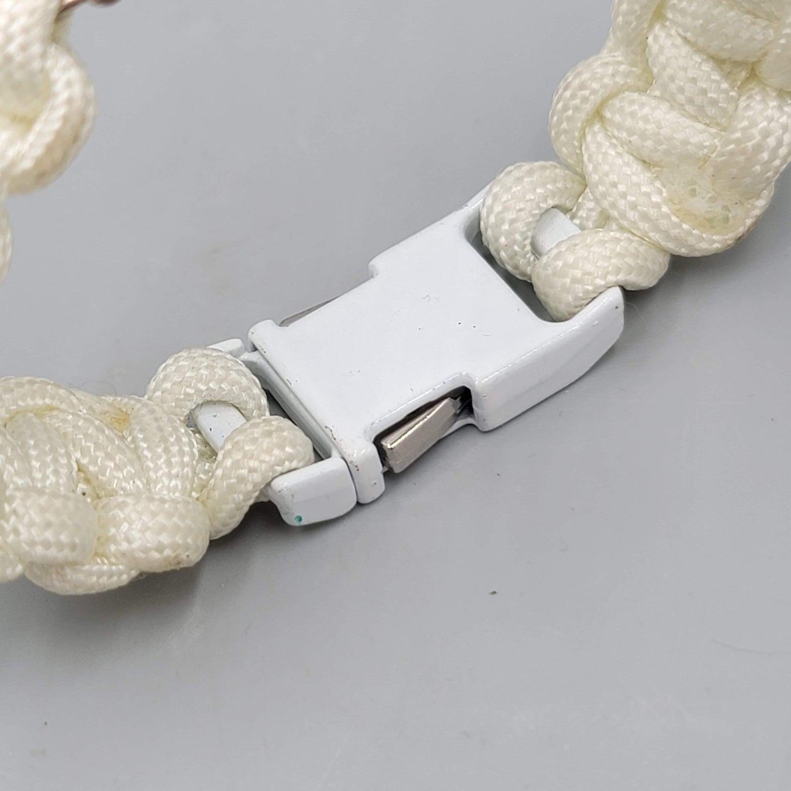 Knotology Paracord Bracelet White Braided Horse Charm Equestrian 7 in