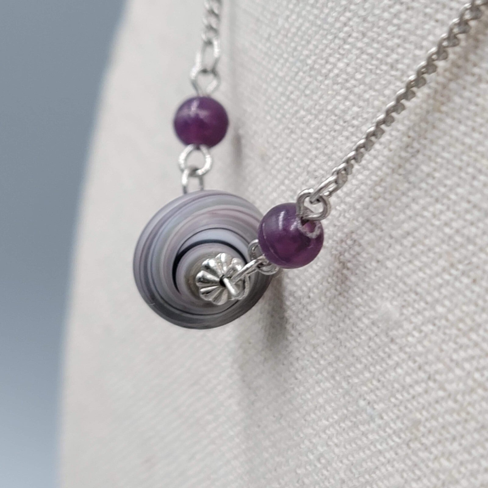 Vintage Sarah Cov Choker Necklace Silver tone Purple Gray Swirl Bead 14" 16"