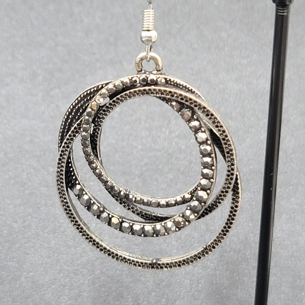 Pierced Earrings Black Metal Circle Hoops Dangle 1.75"