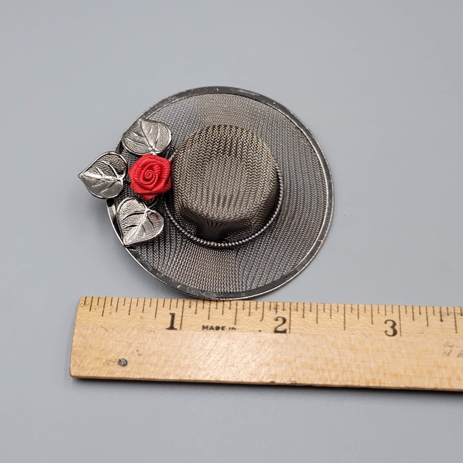 Vintage Gray Metallic Mesh Hat Leaf Faux Pearl Pin Brooch Silver tone Red Rose