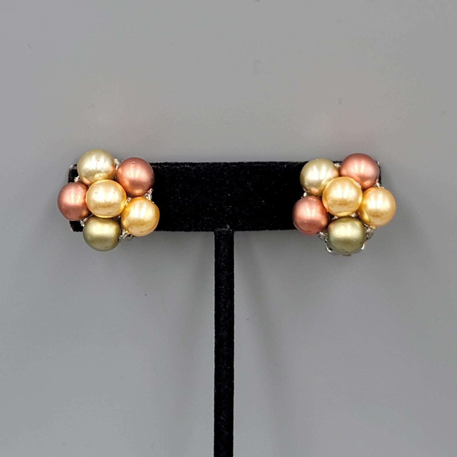 Vintage Cluster Clip on Earrings Green Gold tone Rose Bead 3/4"