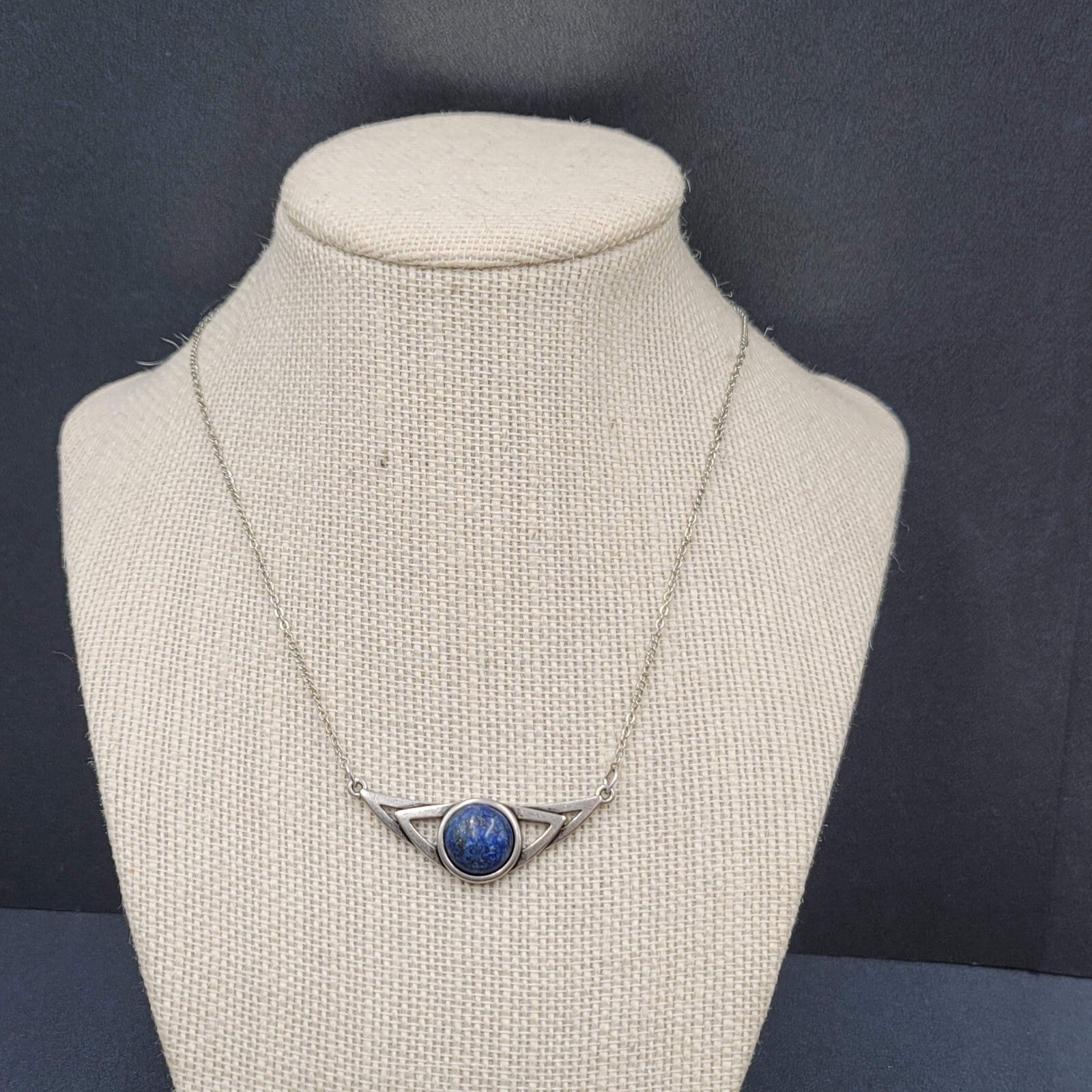 American Eagle AEO Necklace Blue Stone Pendant Chain Silver tone 17"-18.5"
