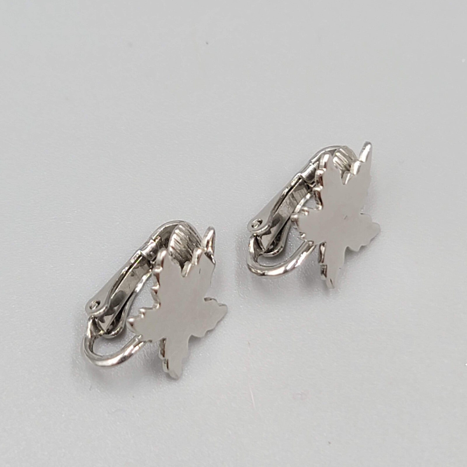 VintageMaple Clip on Earrings Silver tone Studs 1/2"