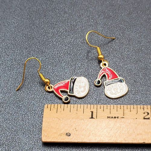 Christmas Kitty Cat Red Cap Pierced Earrings Gold tone Enamel Dangle 7/8"