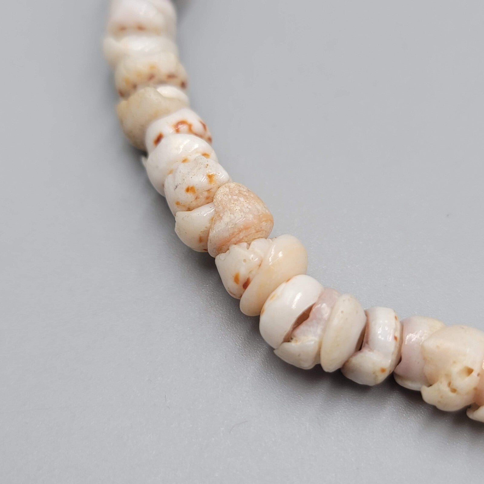 White Puka Shell Hawaiian Surfer Beach Bead Beaded Necklace 16"