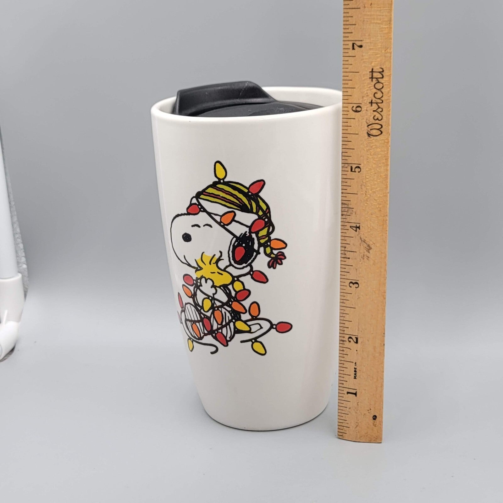 Snoopy and Woodstock Ceramic Travel Mug Christmas Lights Closable Lid 16 oz cap