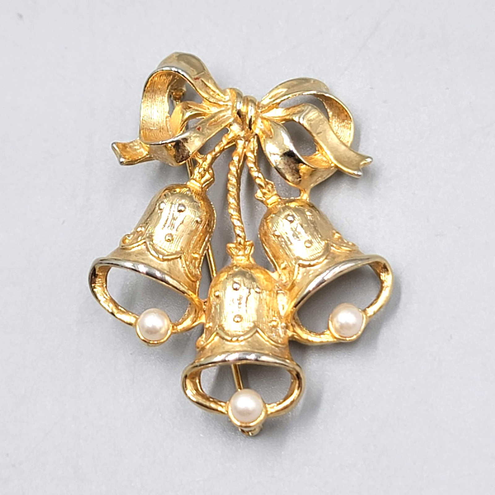 Vintage Premier Christmas Bells Brooch Gold tone Faux Pearl 2"