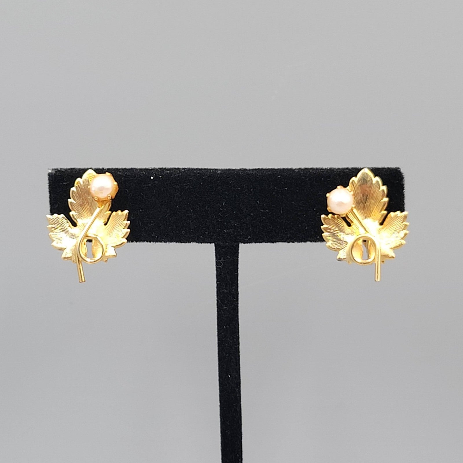 Vintage Leaf Clip on Earrings Gold Plated Faux Pearl Studs 3/4 in