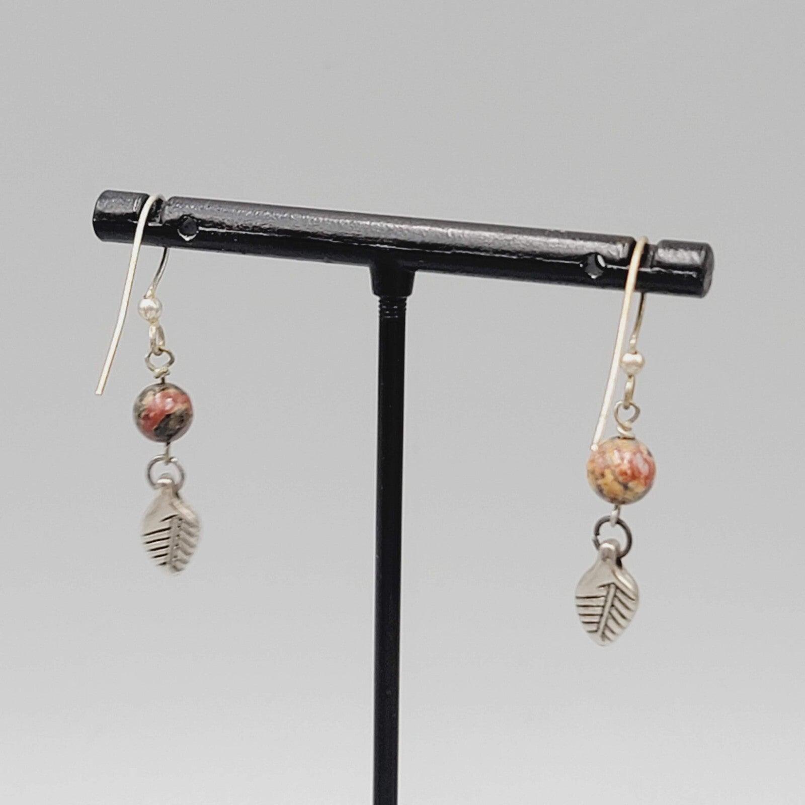 Agate Bead Pierced Earrings Silver tone Dangle 3/4"