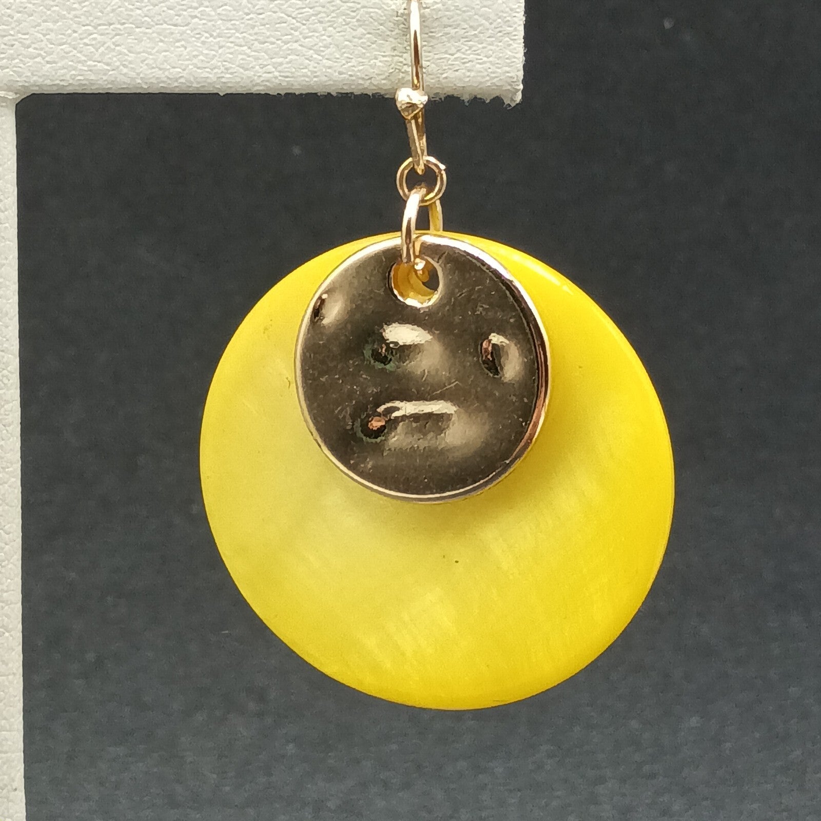 Pierced Earrings Hammered Gold tone Yellow Shell Round Dangle 1 1/4"