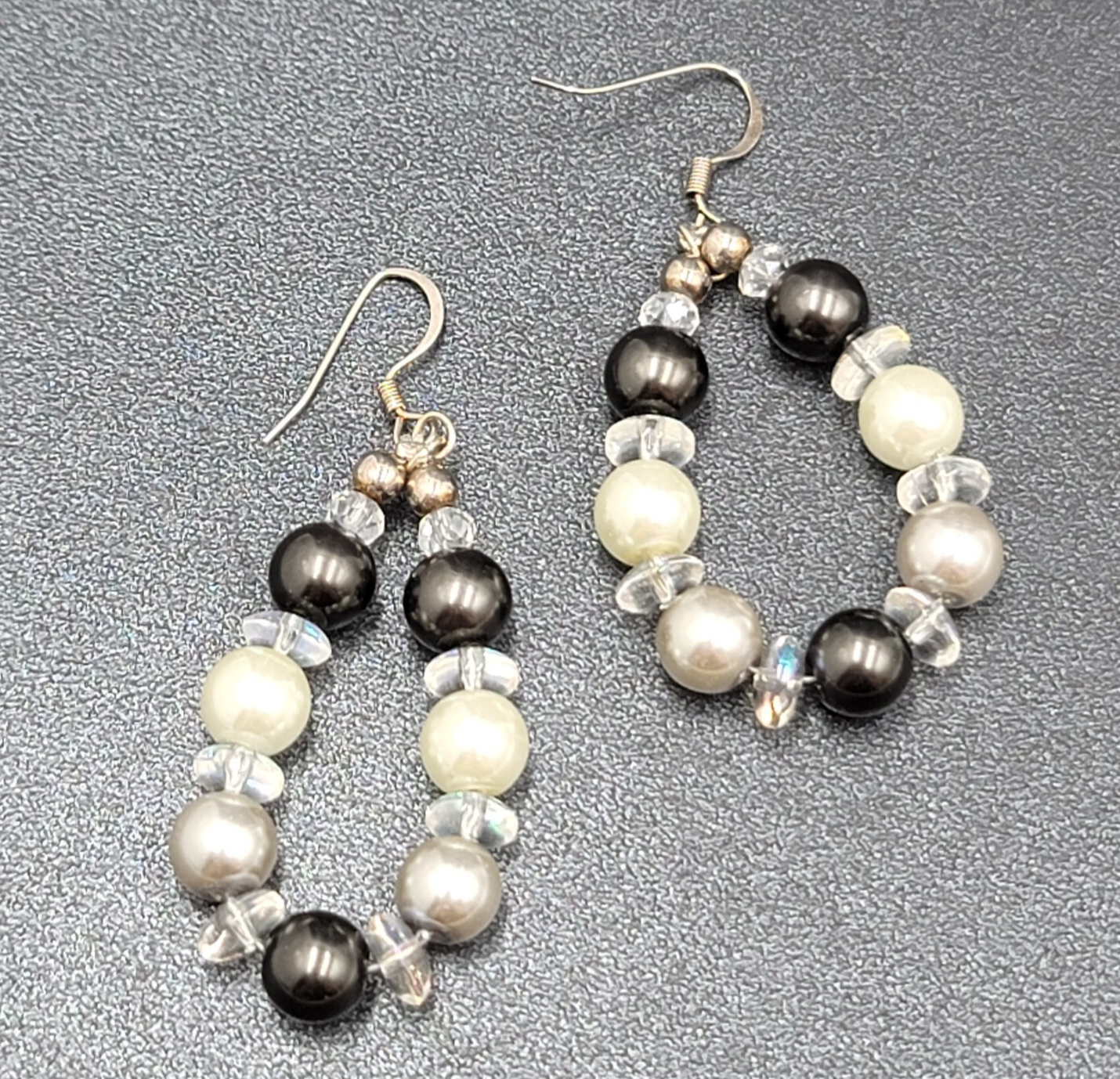 Pierced Earrings Black White Clear Beads Dangle Hoops Silver tone  1.75"