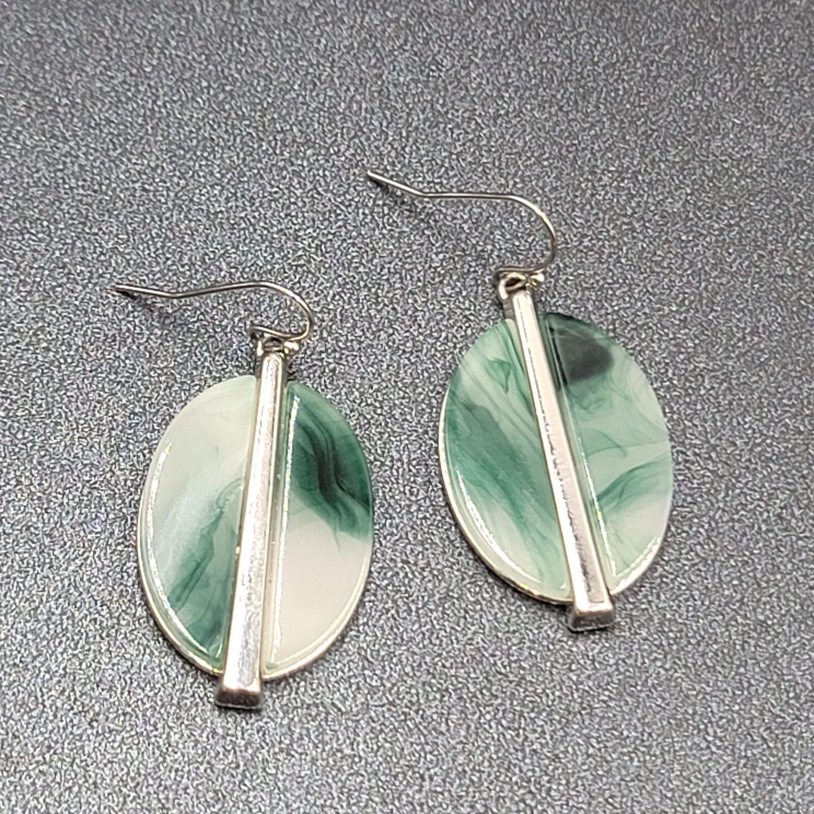 Pierced Earrings Silver tone Green White Resin Oval Dangle 1 3/8"